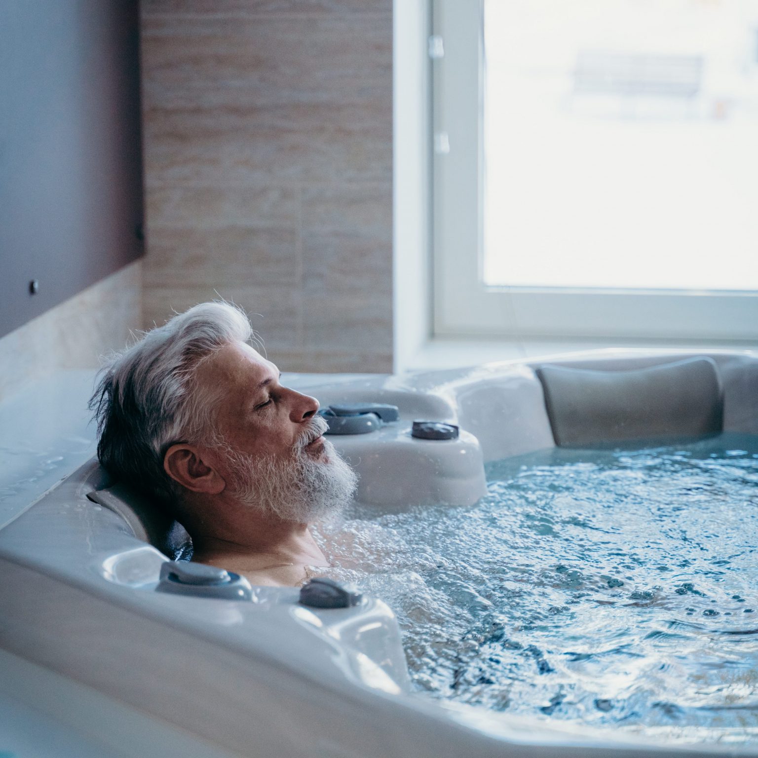 Hotel-with-jacuzzi-8