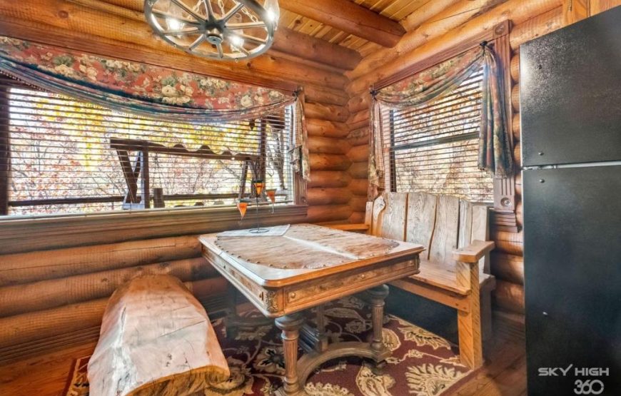 The Cattleman Two-Bedroom Cottage with Spa Bath – Lake View